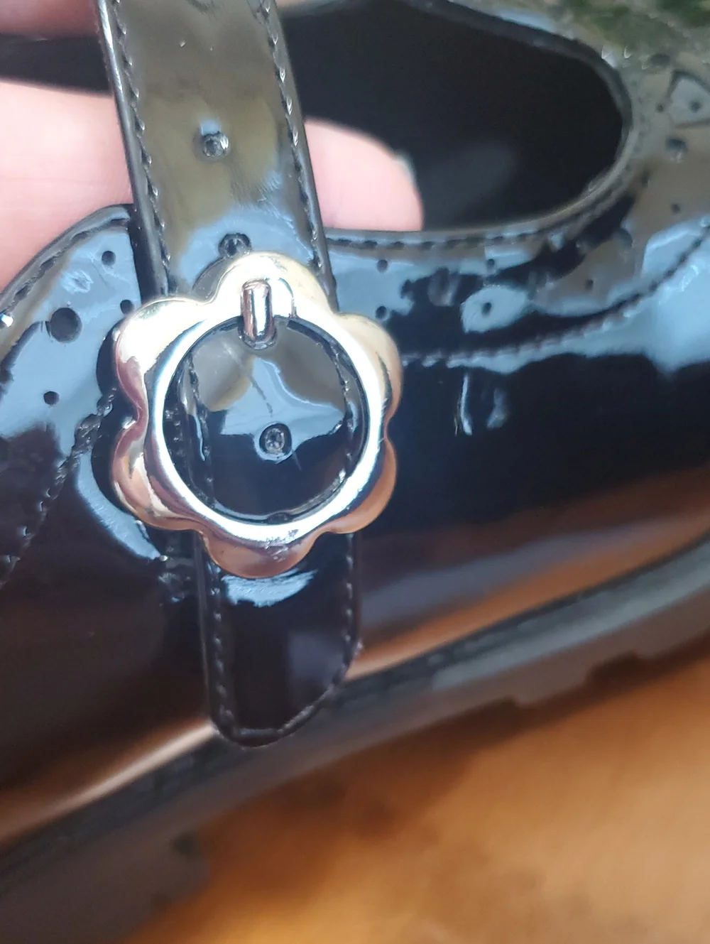 GAP Kids  T .Trap Loafers   With a Floral Buckle Very Cute